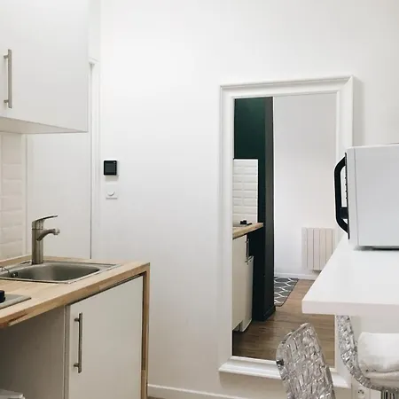 Very Bright Studio Near Champs-elysees Apartament